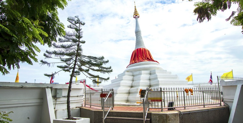 Beautiful white pagoda in temples at Ko Kred in Nonthaburi Province in Thailand
