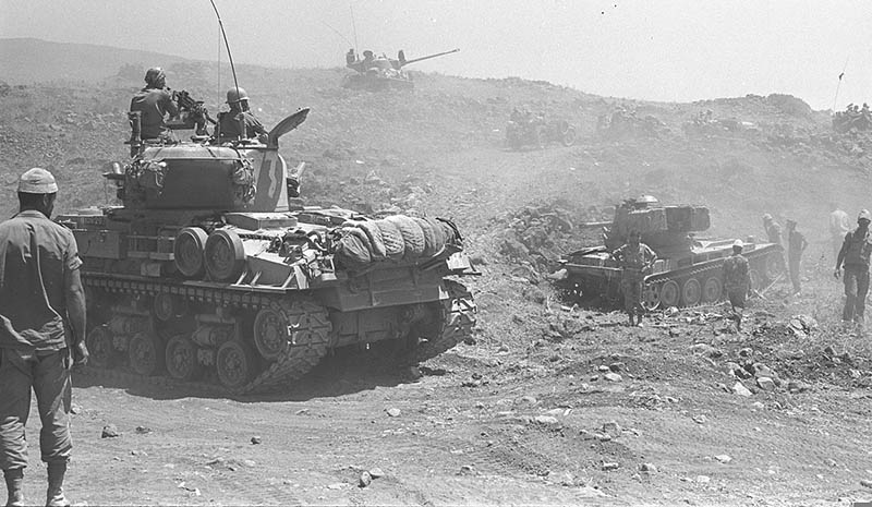soldiers with tanks