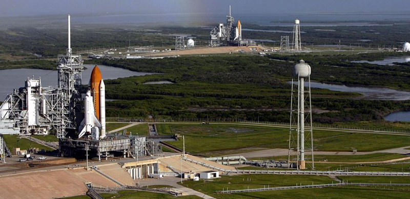 Atlantis and Endeavour on LC-39A and LC-39B
