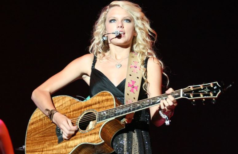 Pop star Taylor Swift in 2007