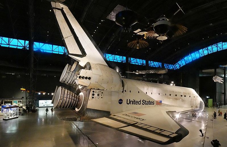 Space shuttle discovery at Udvar Hazy Center