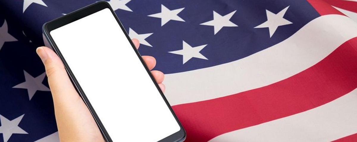 smartphone with-US-flag