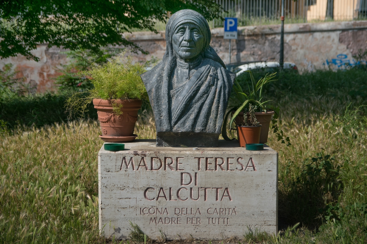 Bust of Teresa de Calcuta in Rome, Italy