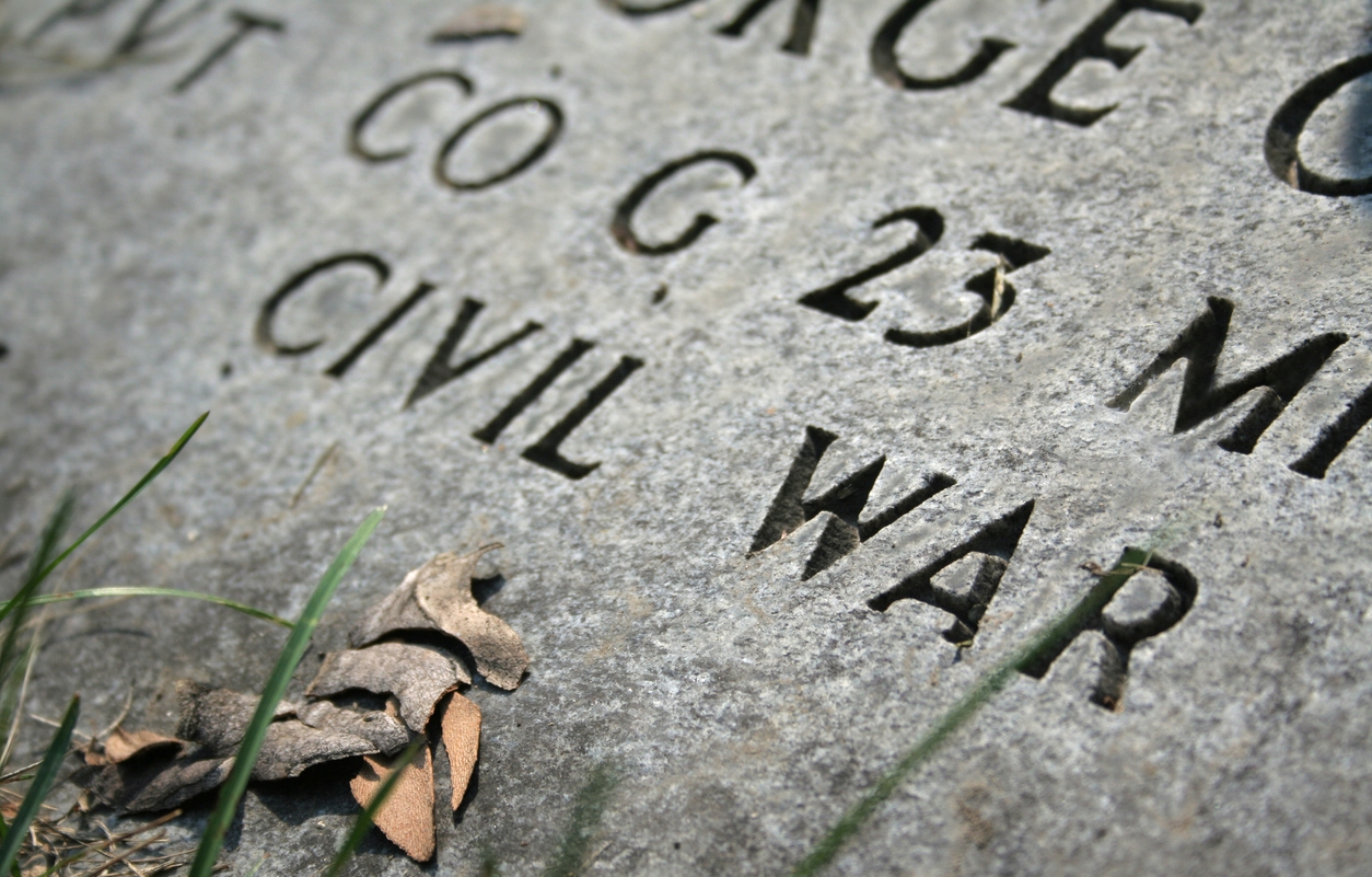 Civil War spelled on a gravestone