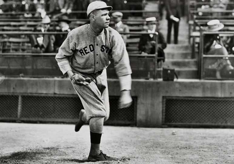 Babe Ruth pitching on a baseball game