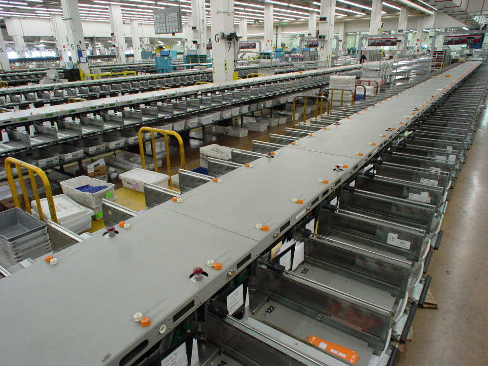 Mail sorting assembly line