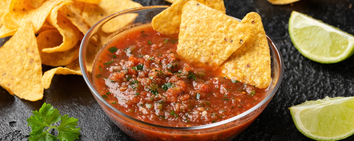 salsa with tortilla chips