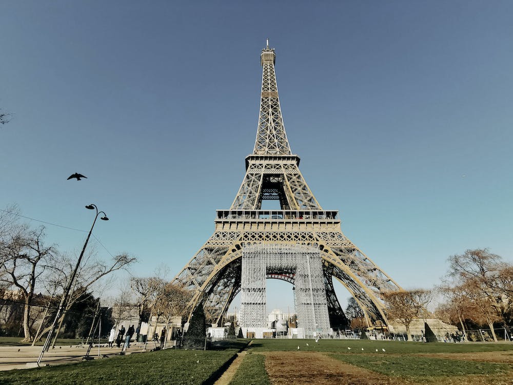 Photo of the Eiffel Tower in daytime