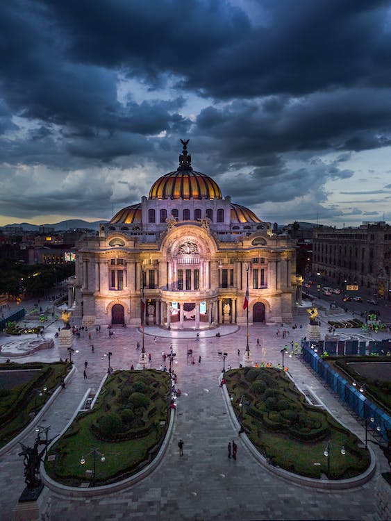 the palacio de bellas artes in mexico city