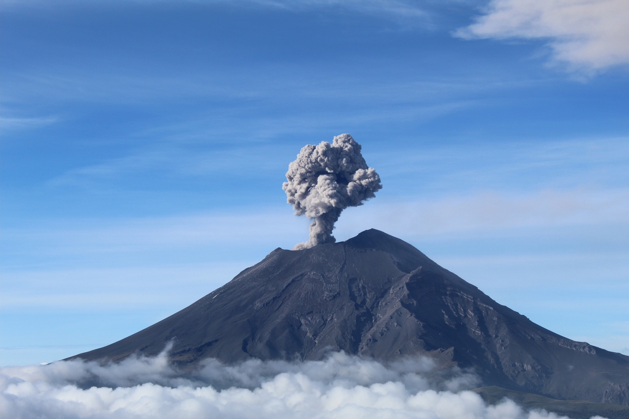 The active volcano of El Popo