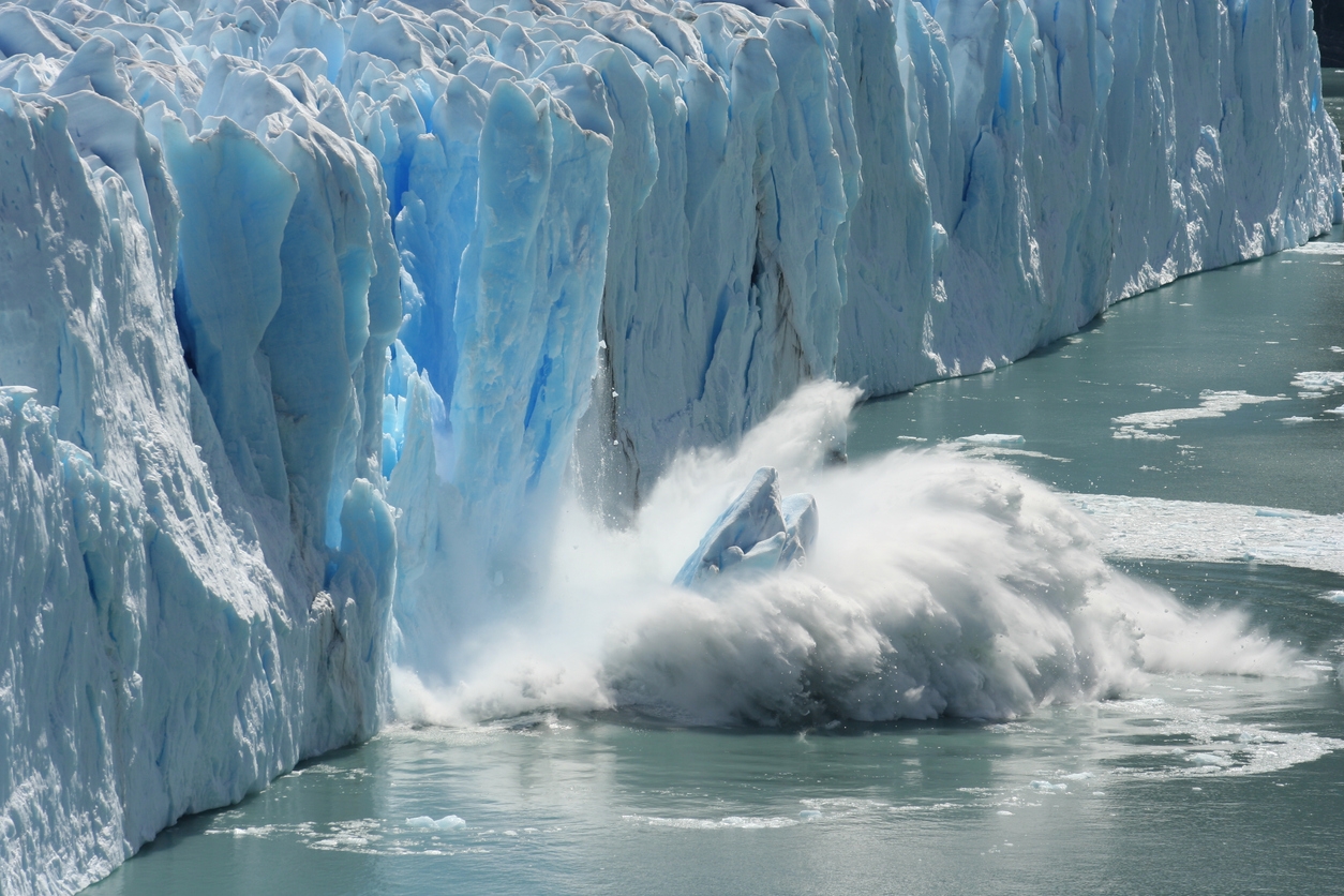 The glaciers melting because of global warming