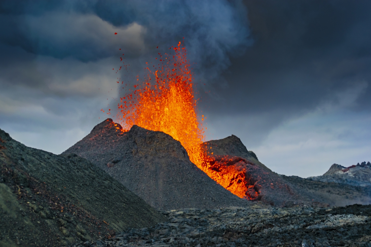 Explosive eruption of Iceland volcano